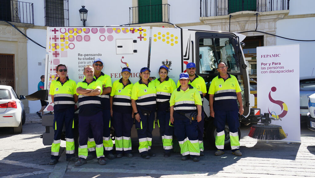 Equipo de limpieza en Aguilar de la Frontera